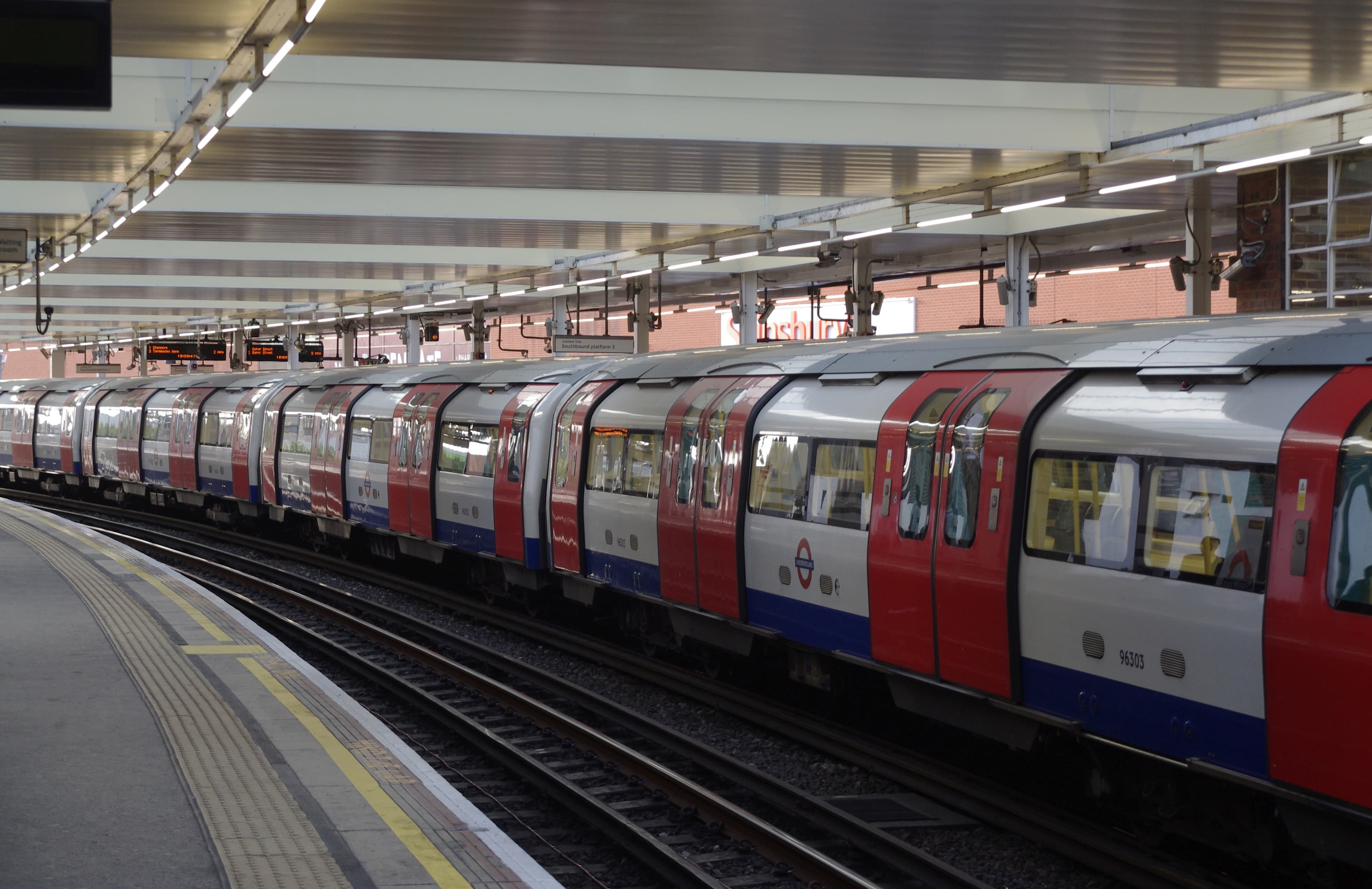 Bridging finance in Ealing - fast property finance for West London